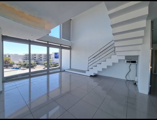 2,111M² OFFICE FOR SALE IN LAGOON BEACH